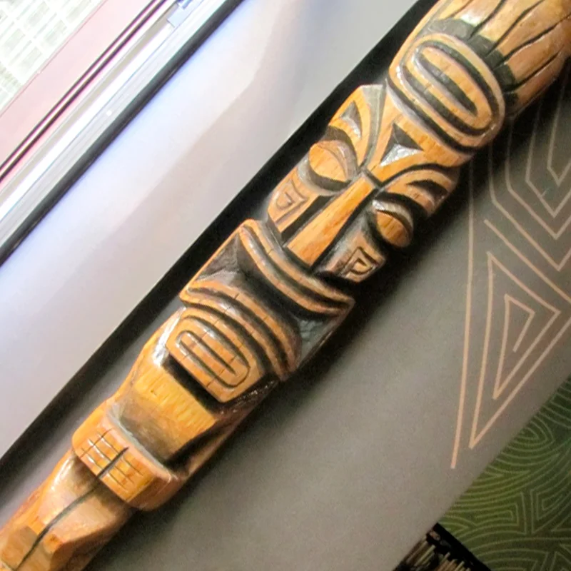 tiki-bar-totem.jpg