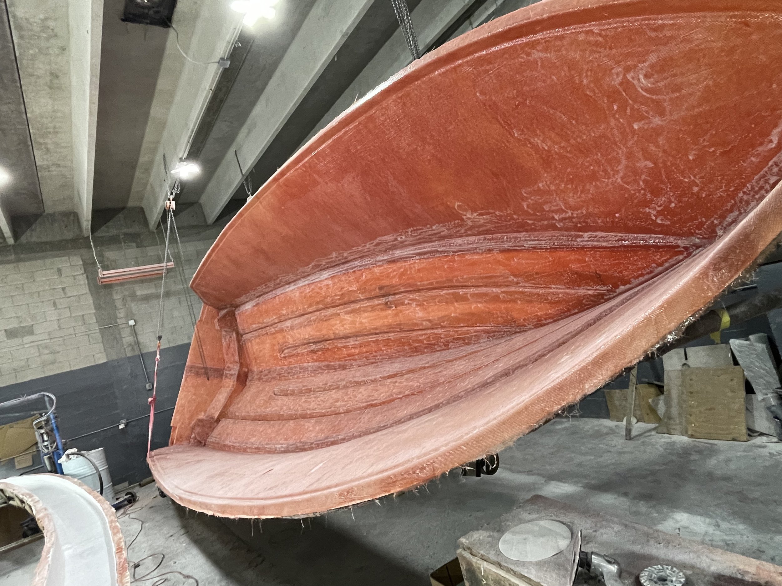 Reinforced Connections: Fiberglass reinforcement is applied along structural joints to connect adjoining components.

Corners and Transitions: Careful fiberglass placement around corners and transitions helps maintain consistent coverage through comp