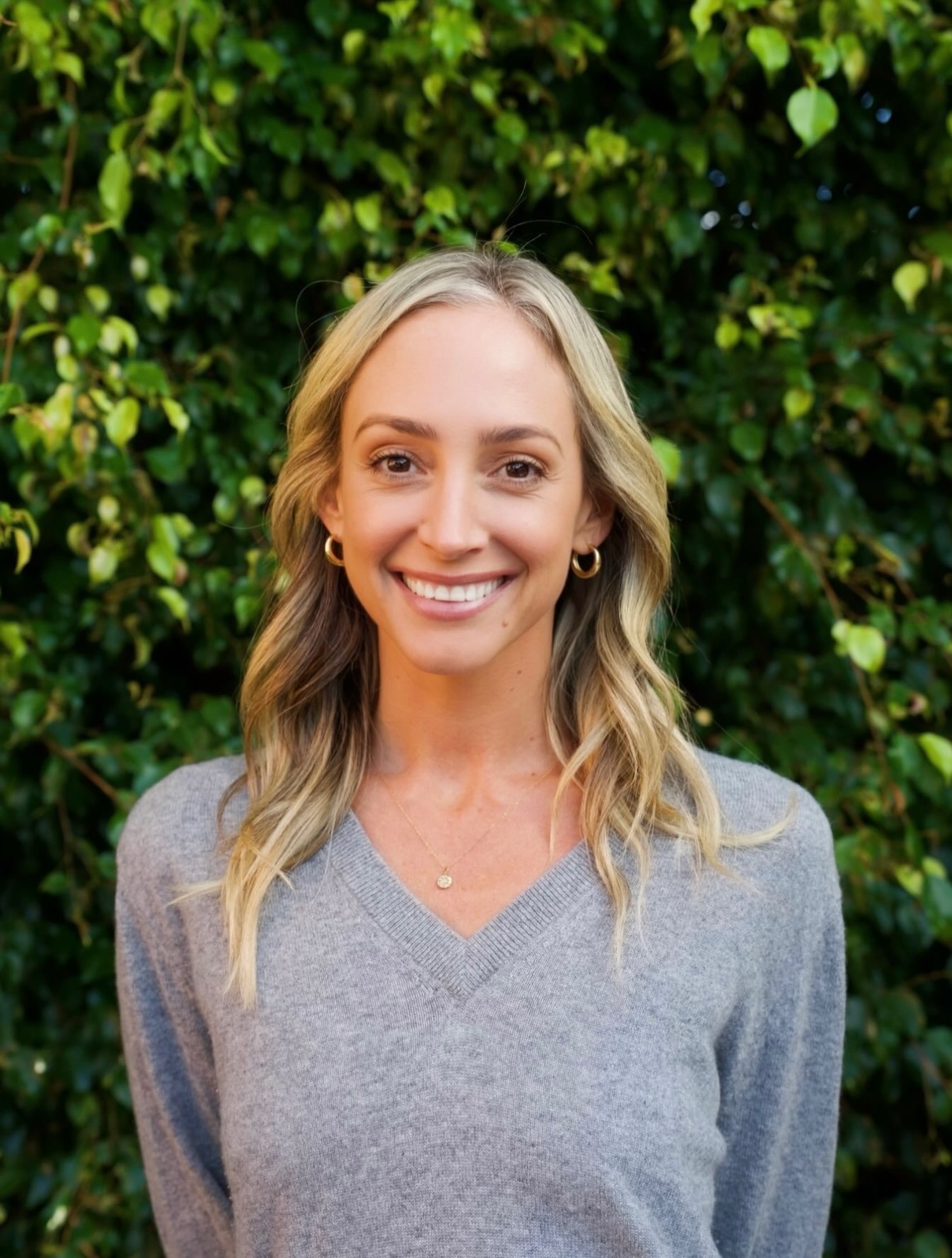 Welcome! I&rsquo;m Laurel Salmon, a Licensed Marriage and Family Therapist (LMFT) based in Santa Monica, CA. 

I specialize in working with high-achieving women who are used to holding it all together, but privately feel anxious, overwhelmed, or stuc