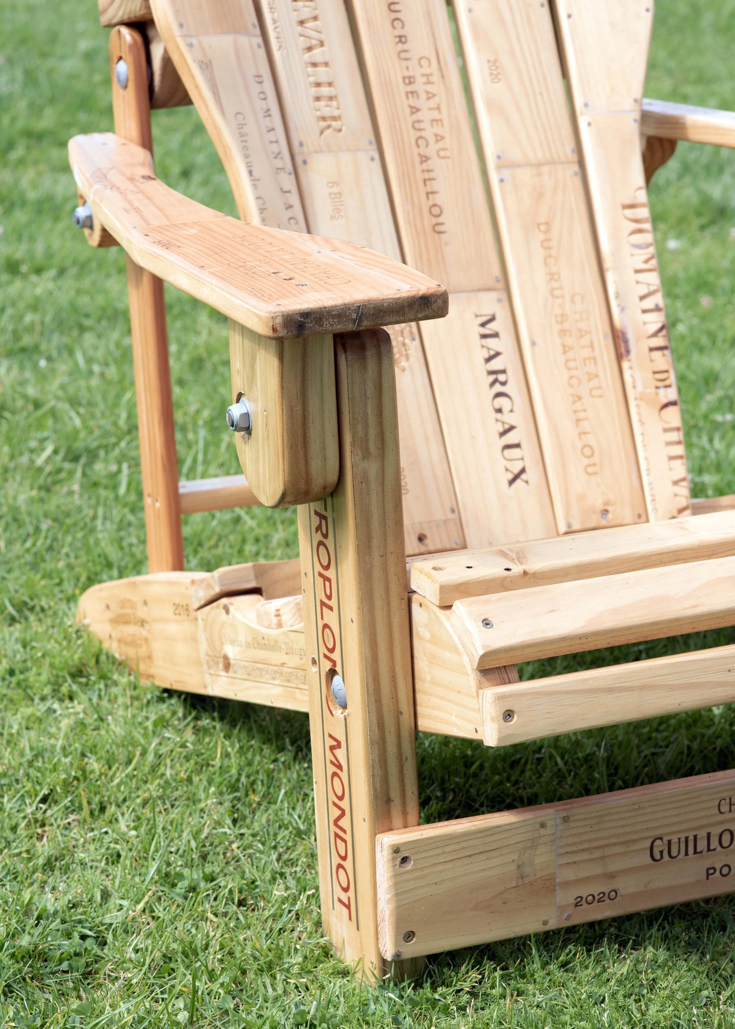 Winebox chair regular A - 10112025.jpg