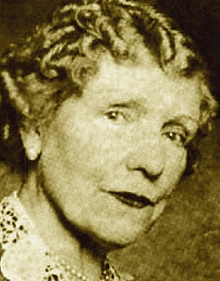 Black-and-white historical portrait of the medium Gladys Osborne Leonard.
