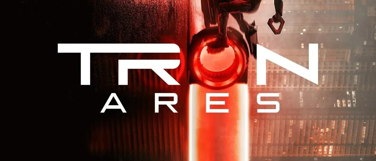 Tron: Ares FUI and screen graphics by Darby Faccinto