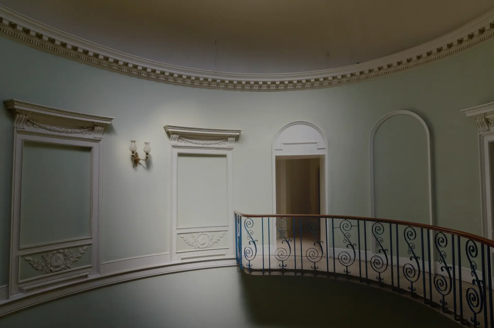  Shahani Tuckwell Advisors  is an independent advisory firm for private buyers, families and companies acquiring property in London and selected locations across the UK.

We act only for the buyer. We hold no stock and take no fees from sellers. 
 Ex