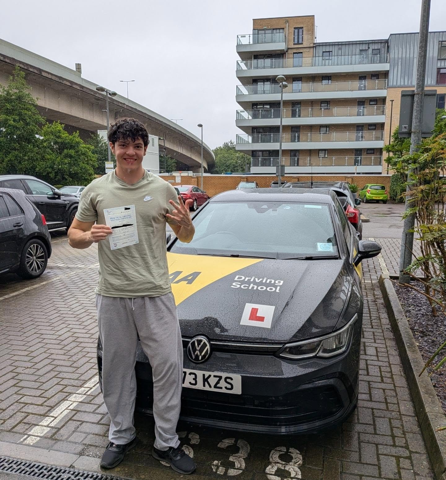 Angel finished his A-Levels last week, and smashed his driving test this morning with only 1 minor fault and a first time pass! All the hard work paid off and now free to enjoy the entire summer!
#cardiff #driving #drivinginstructor