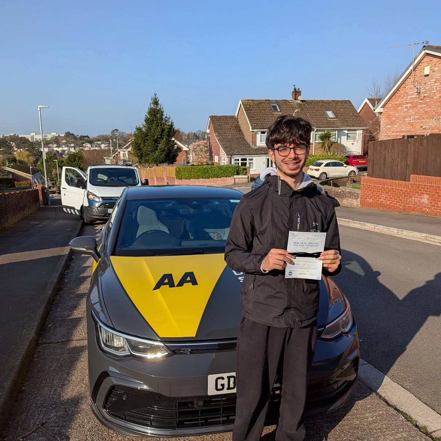 Sun has finally come out, and an even better day for Sajjad with a first time pass!
#cardiff #driving #drivinginstructor
