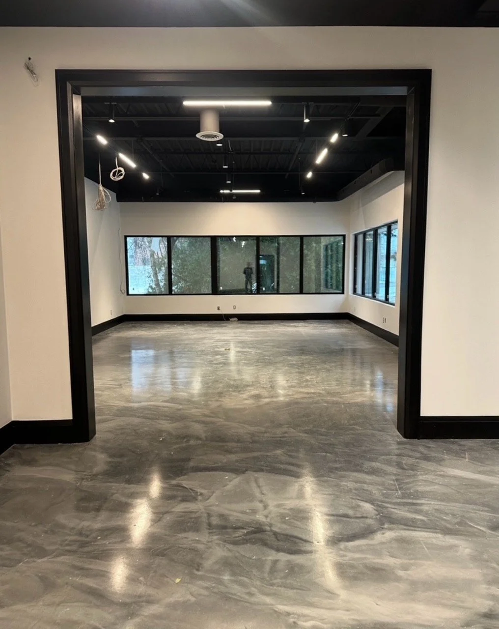 Silver Metallic Marble Epoxy Floor Painting Service