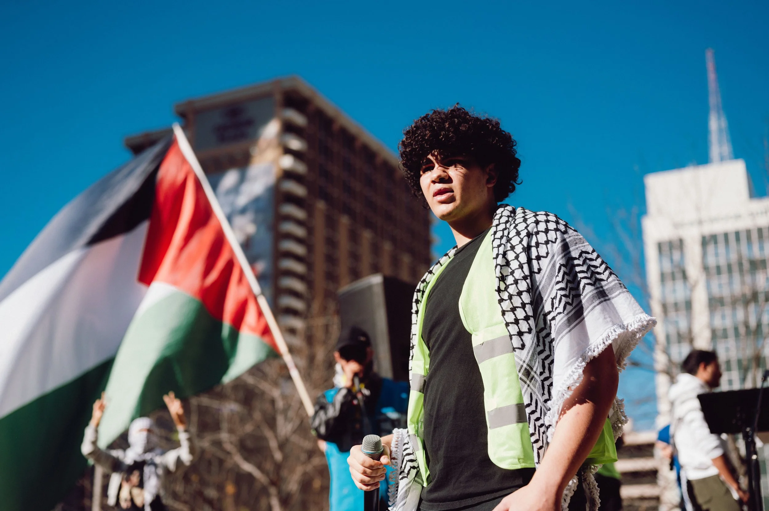 Photo by Alfo Medeiros: https://www.pexels.com/photo/young-man-with-plaestinian-flag-19544026/