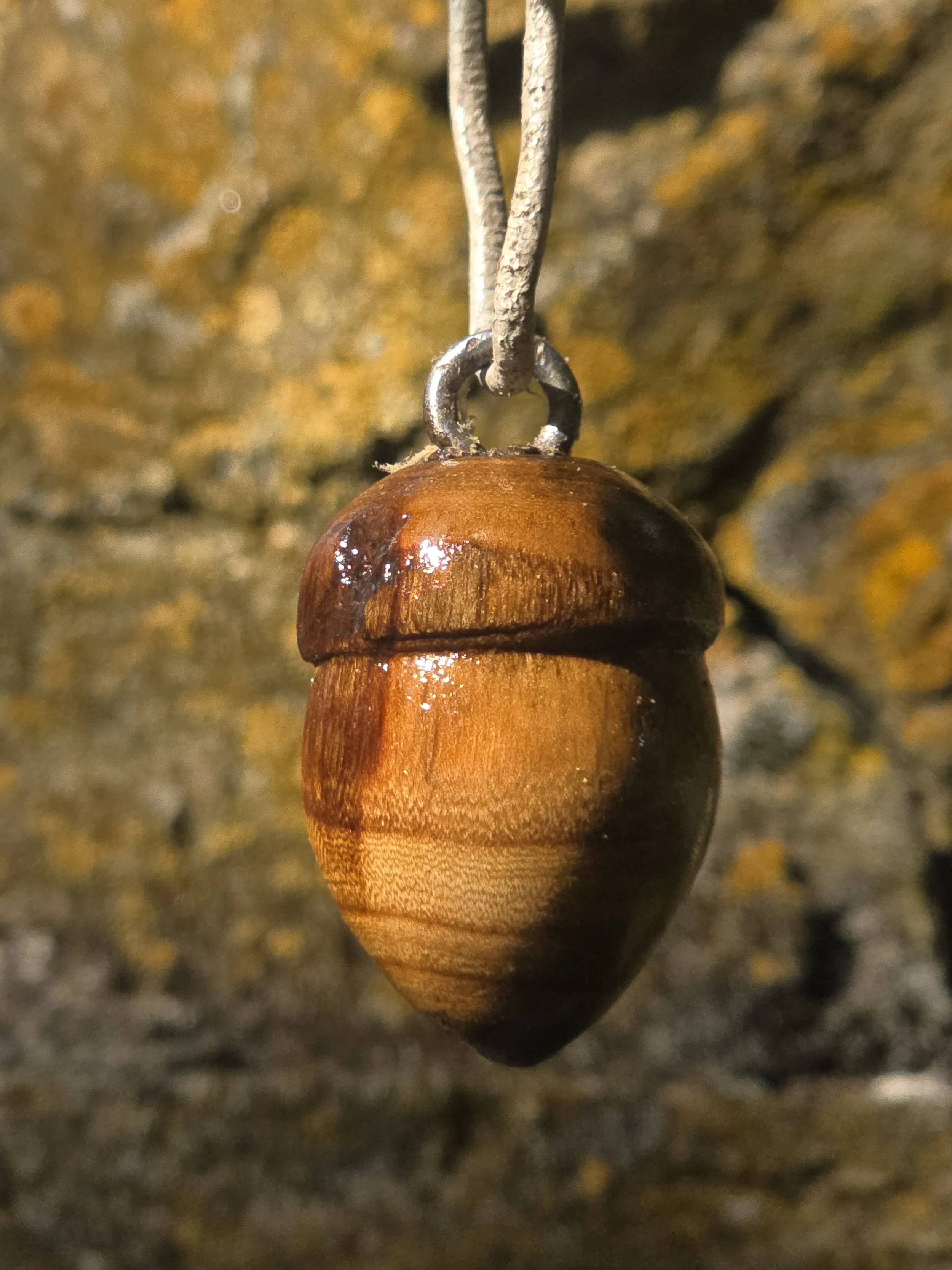Bellota de madera para colgar · Ornamento de Navidad