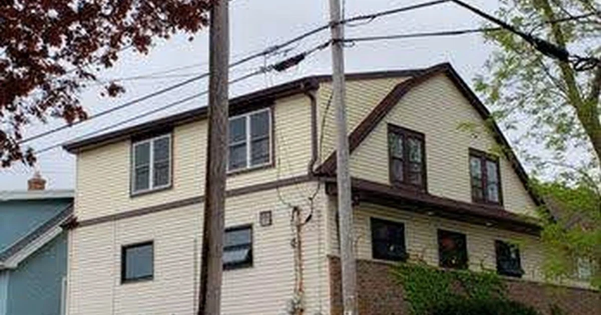 Day Drink In - The People and the Place of 312 W. Plainfield Avenue