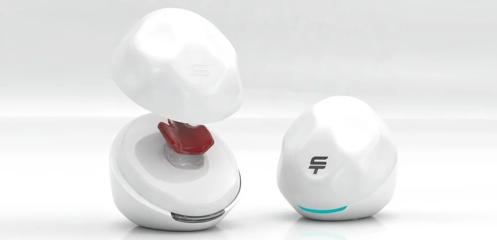 The SmartTooth and its charging case