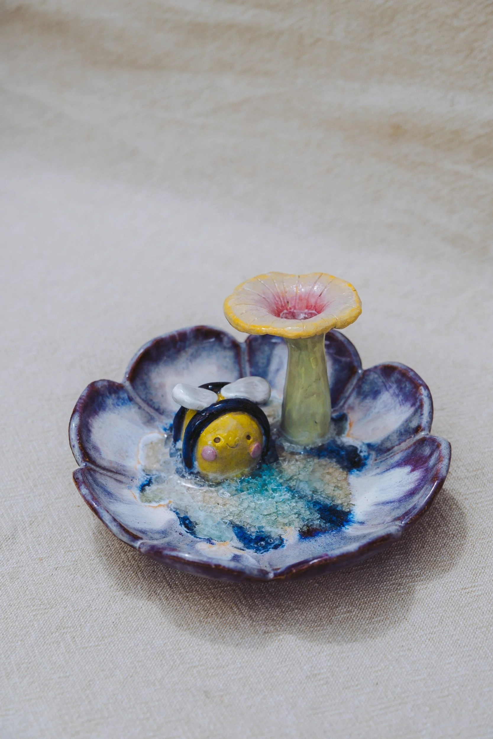 Busy Bee – Toadstool Trinket Dish