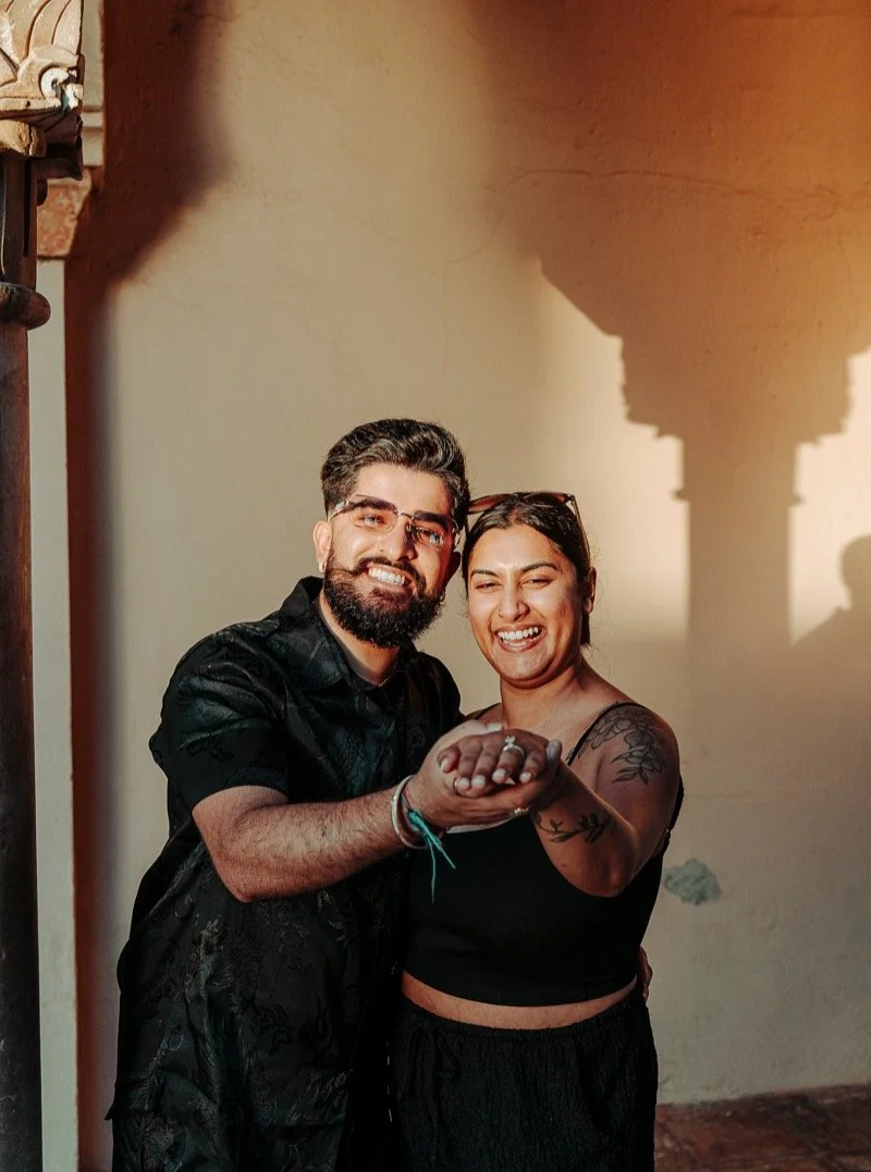 She thought they were simply coming to explore M&aacute;laga. He had something very different planned. 💍
Coming all the way from Birmingham, UK, he trusted us to take care of the details &mdash; from choosing this incredible location at the Alcazaba