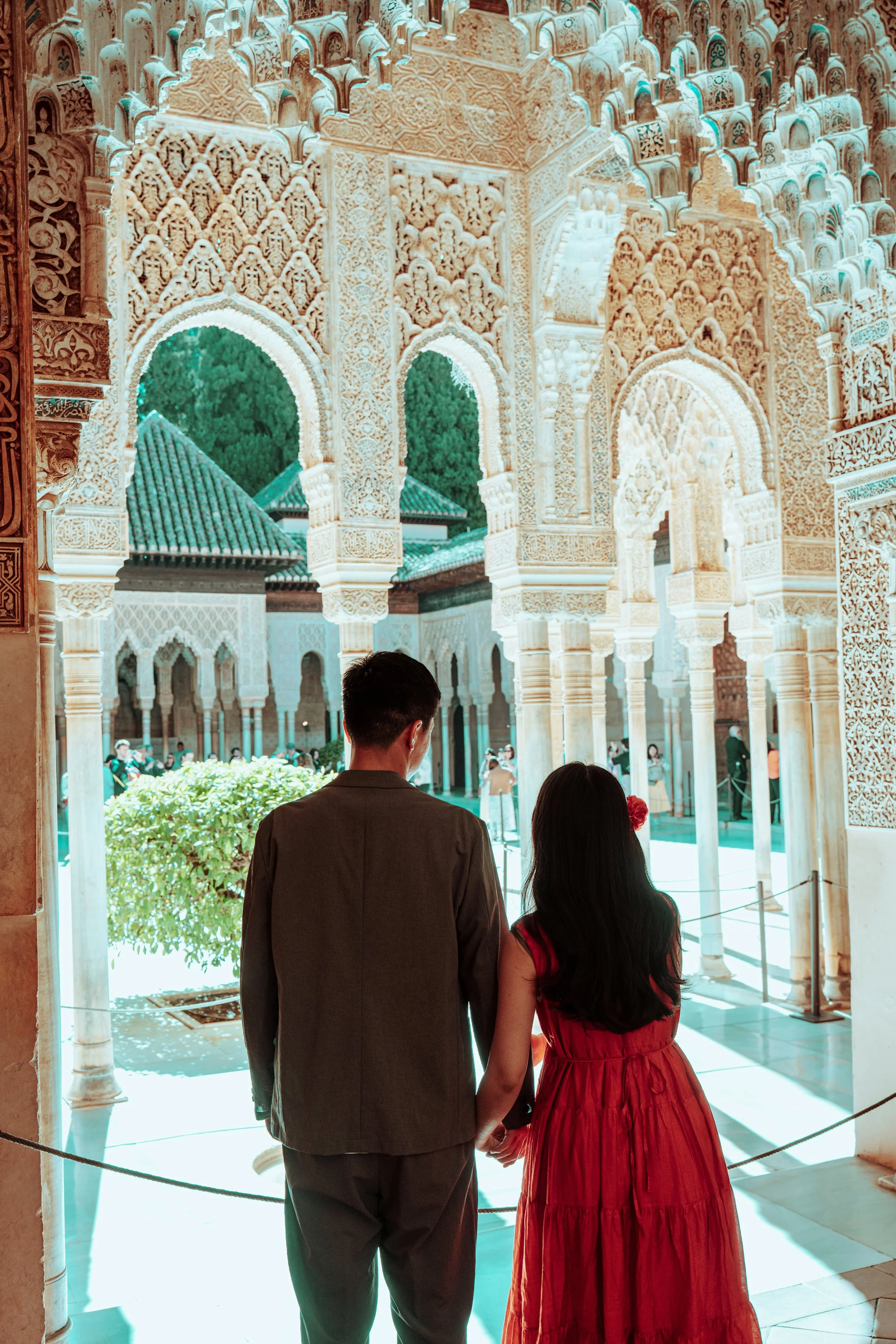 Surprise proposal in the Alhambra, Granada