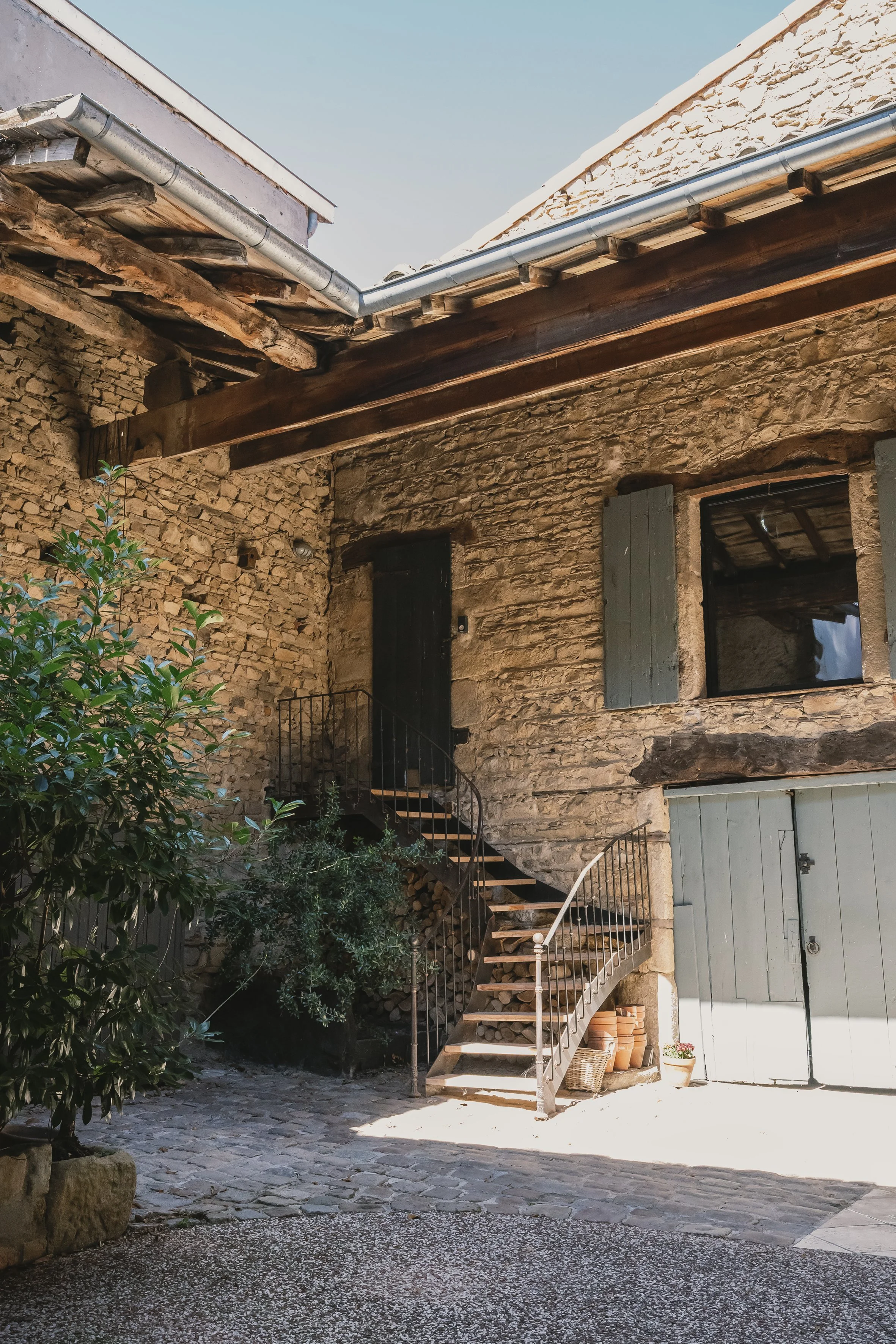 Nouage – Photographie - d’auberge de jeunesse | Juline Crépeau