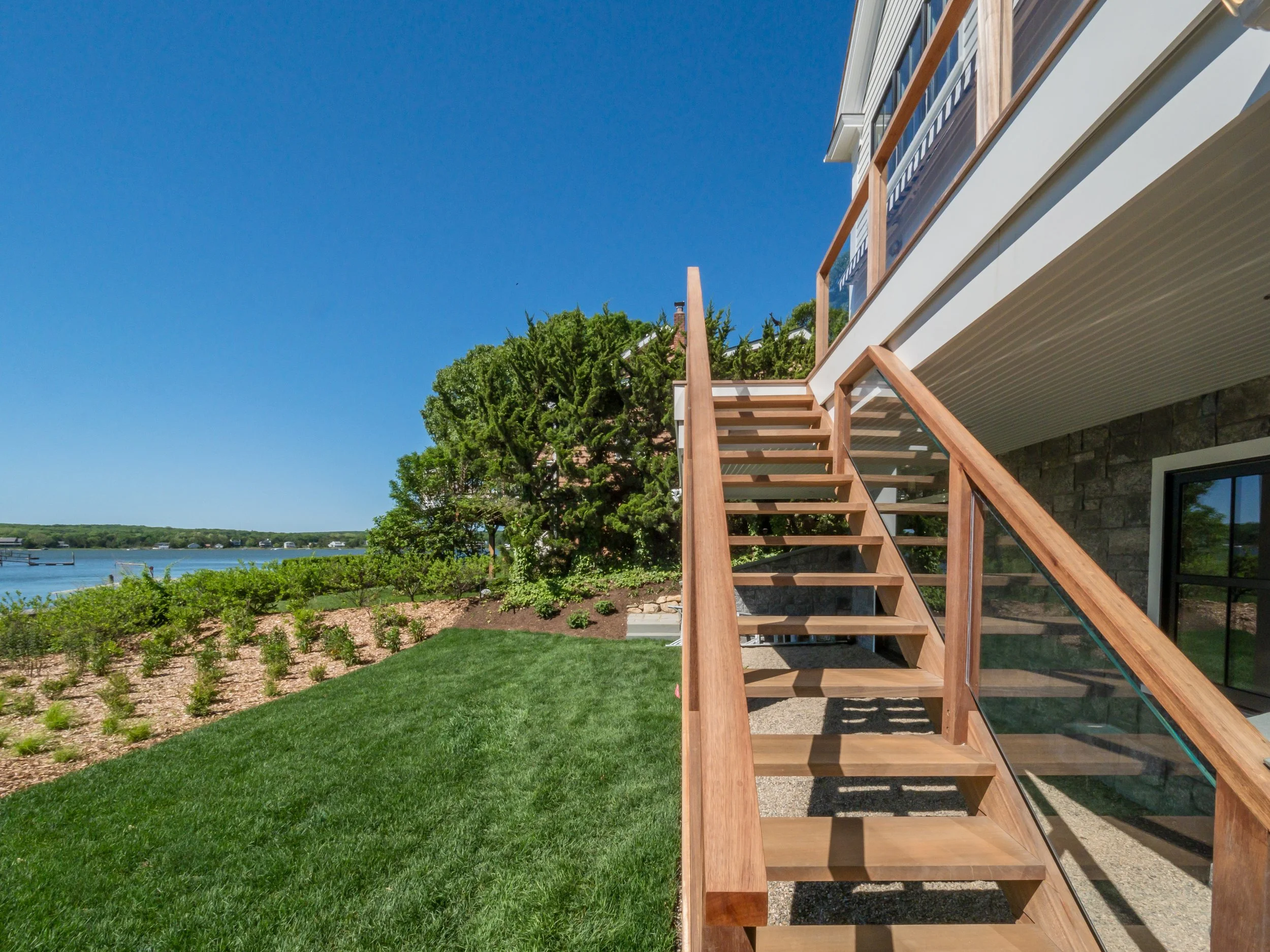 Bay View Dr 02.jpg