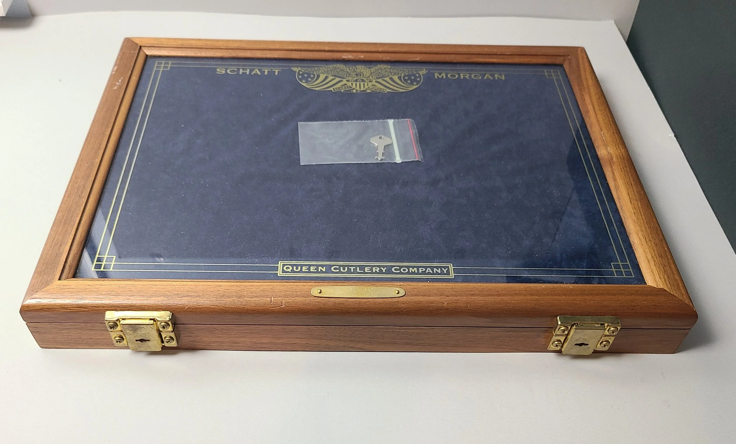 smcase0.jpg
