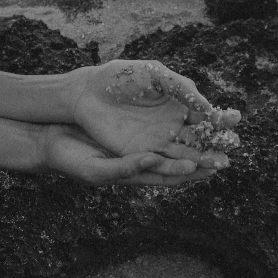 &ldquo;You don&rsquo;t have to let go to stop holding on&rdquo;&hellip;loosen and open your grip, give it space to be its own kind of beautiful. #nonattachment fill in the spiritual blank&hellip; the key is to integrate the practice. How does the les