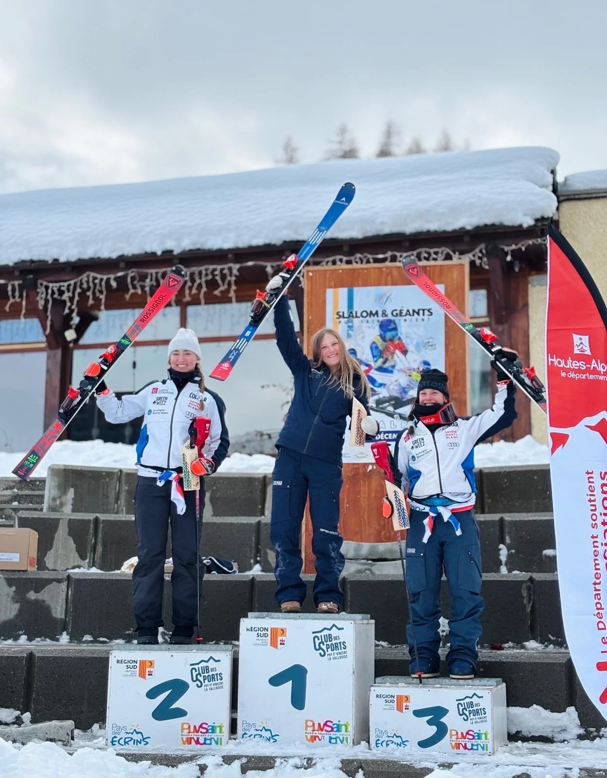 Madi Gilson winning a slalom race in Puy-Saint-Vincent, in first place on the podium