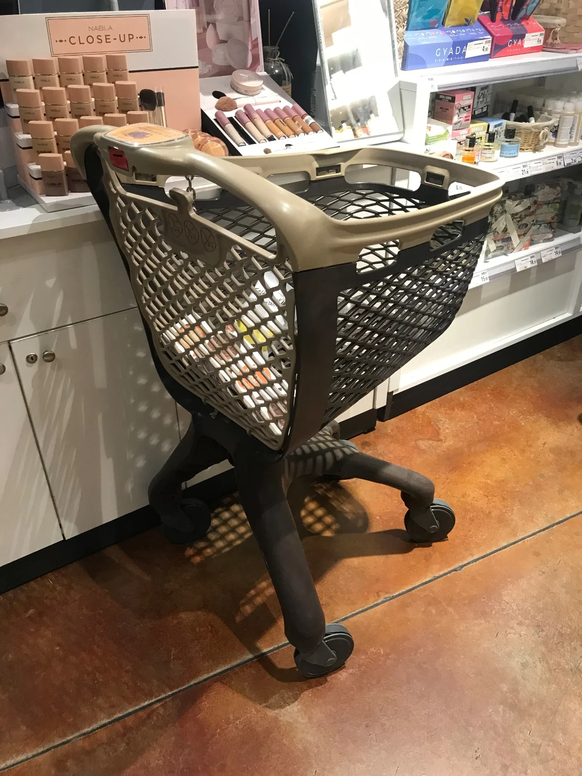 Shopping trolley — image 8