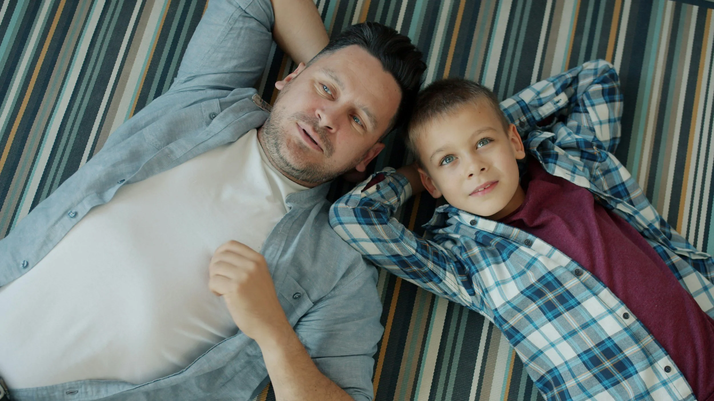 Duo parent enfant.