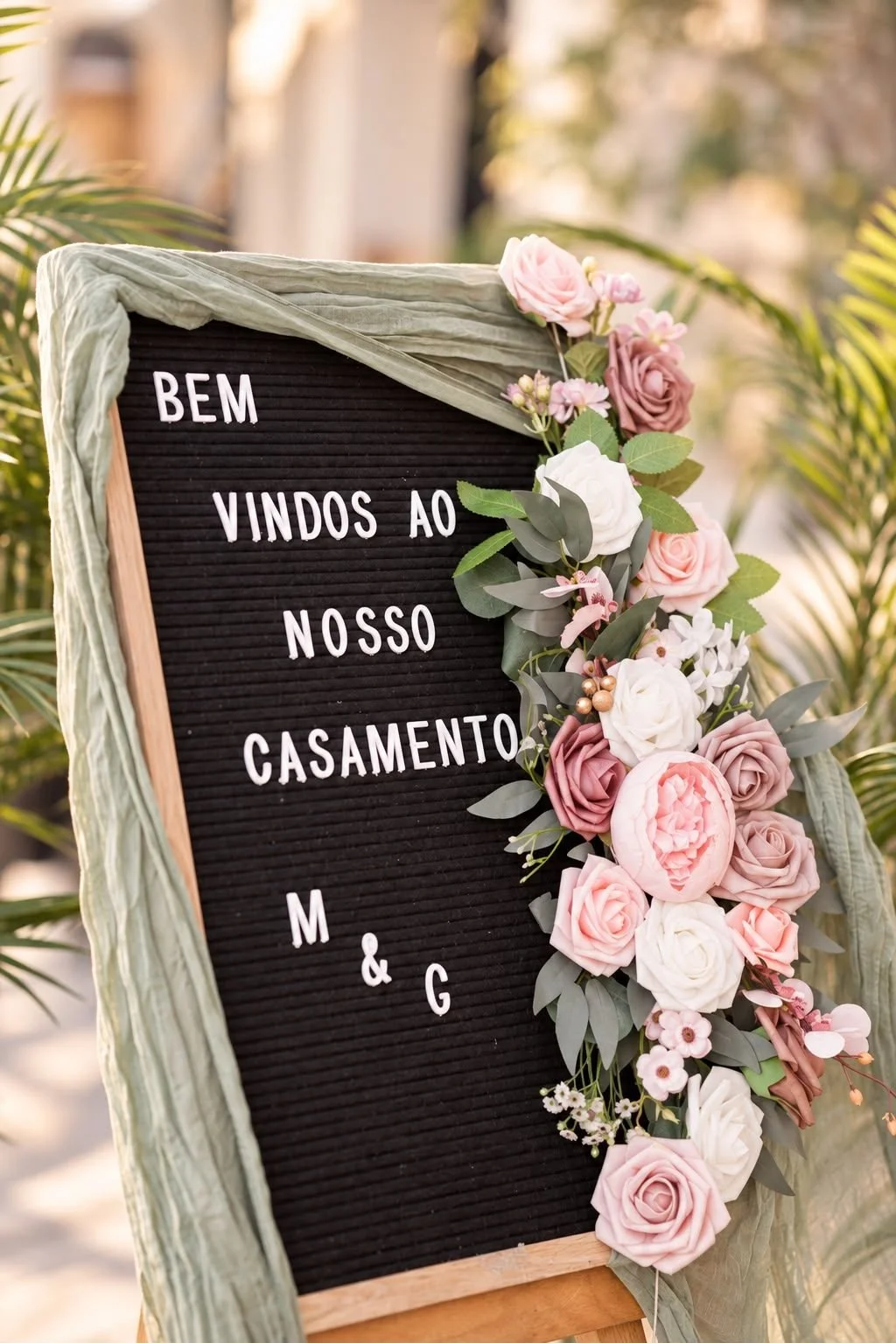 Personalised welcome sign decorated with pink and white roses, Gold Coast