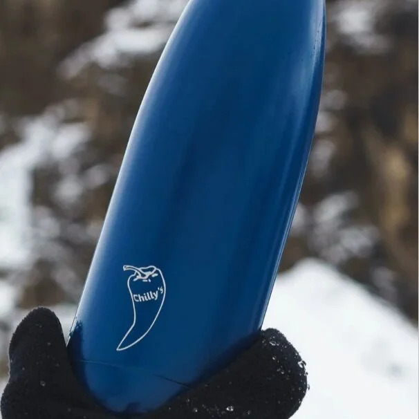 Reusable Chilly’s Bottles keep drinks hot for 12 hours or alternatively can keep drinks cold for 24 hours. Flask like bottles are constructed with advanced double wall vacuum technology in modern, stylish designs.