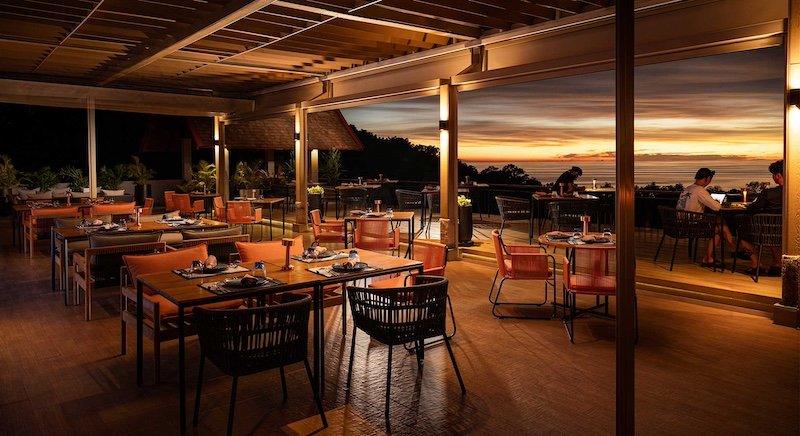 03-Sizzle-Rooftop-Bar.jpg