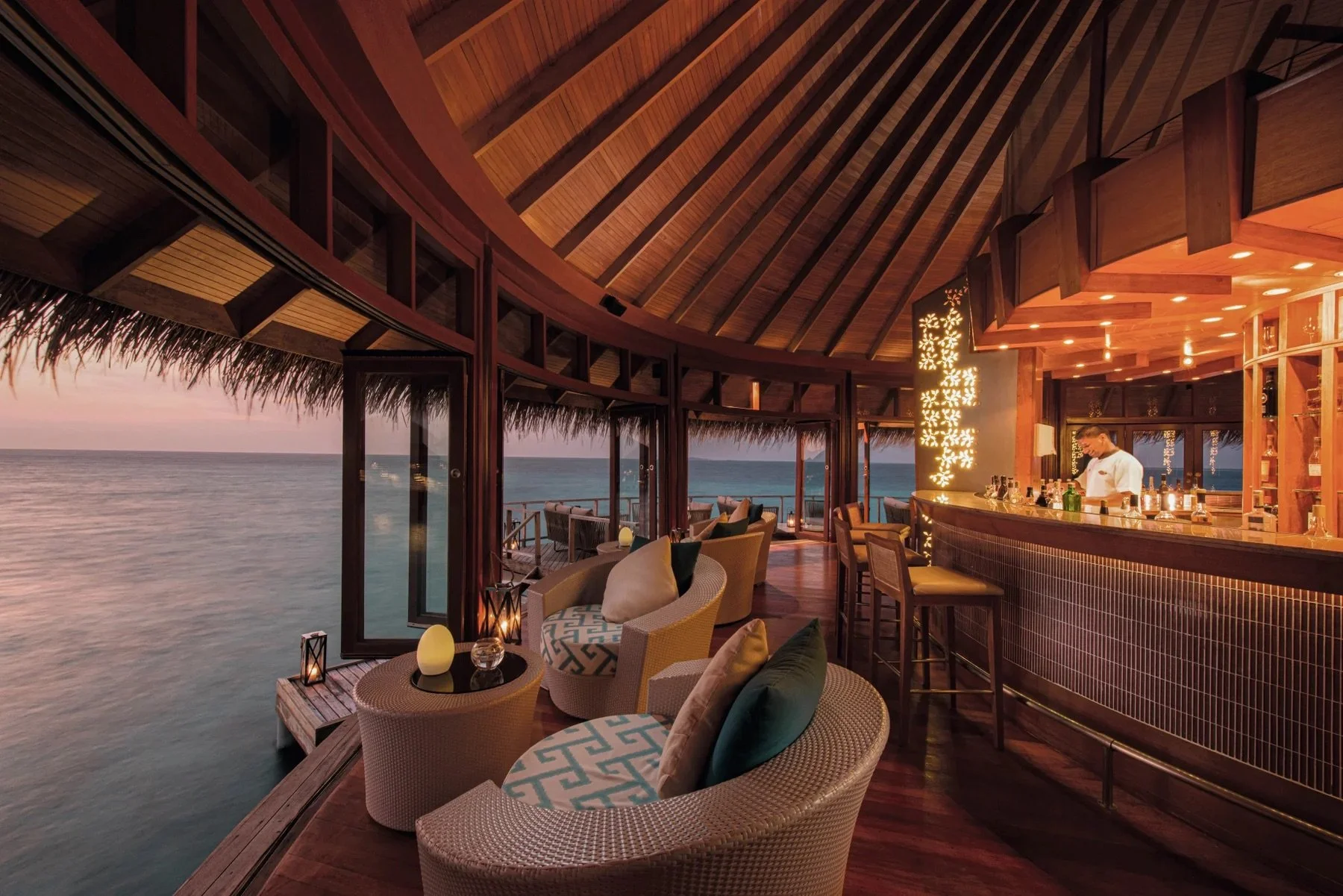 Constance-Halaveli-Restaurants_and_Bars-Jing_Restaurant_and_Bar-01.jpeg