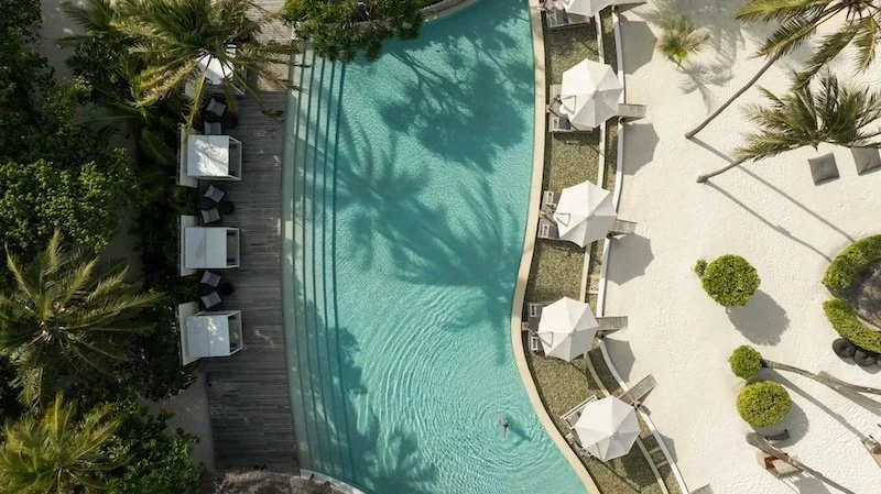 Constance-Halaveli-Pool-09.jpeg