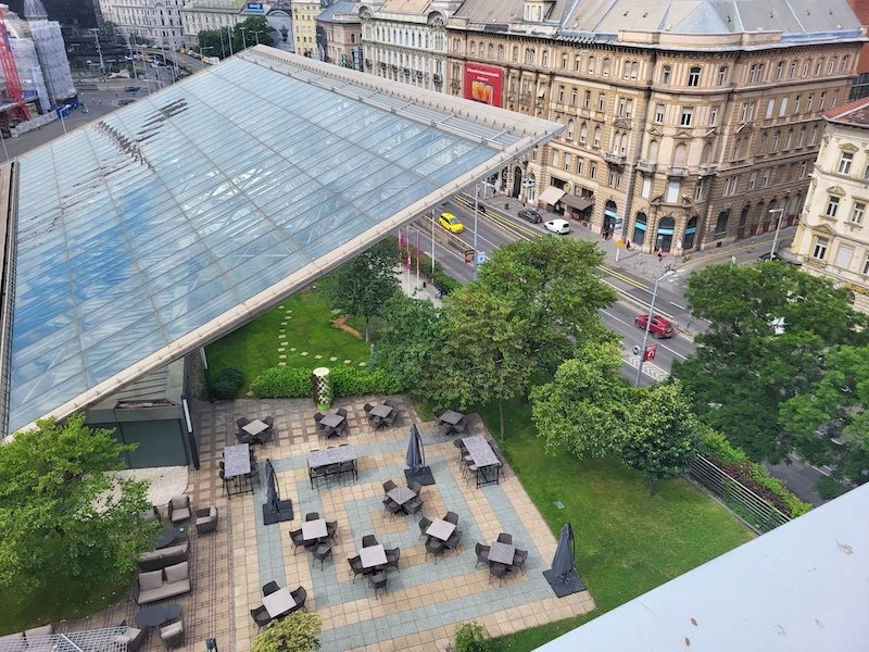 Crowne Plaza Budapest - Cult terrace 2.jpg