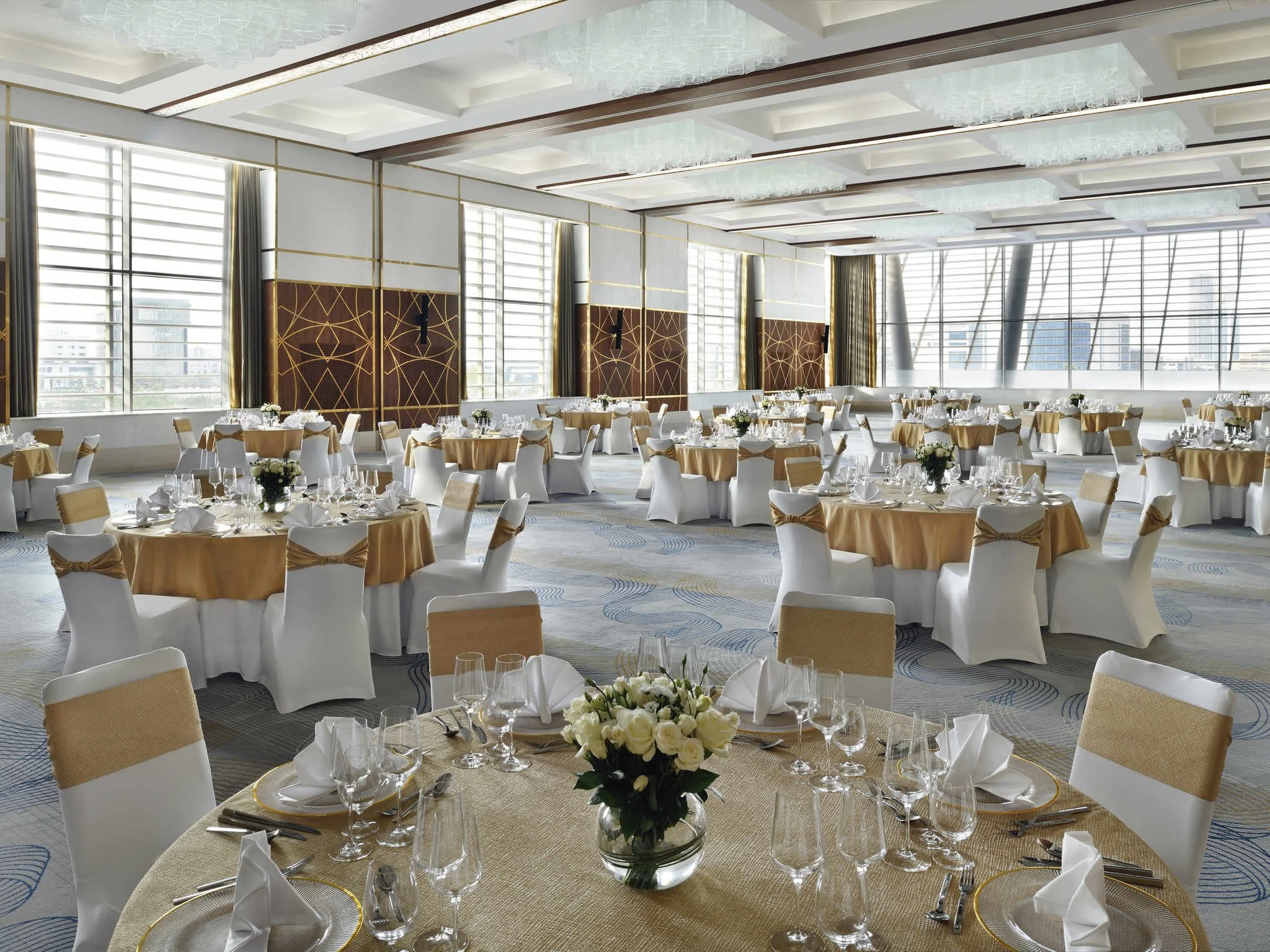 Mövenpick Grand Plaza Dubai