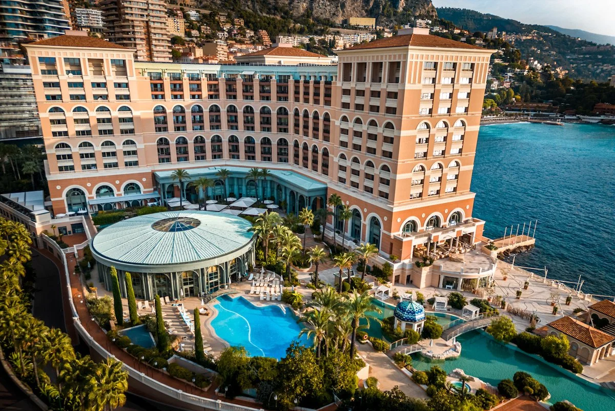 hotel-monte-carlo-bay-monaco-4-etoiles-façade-5.jpg