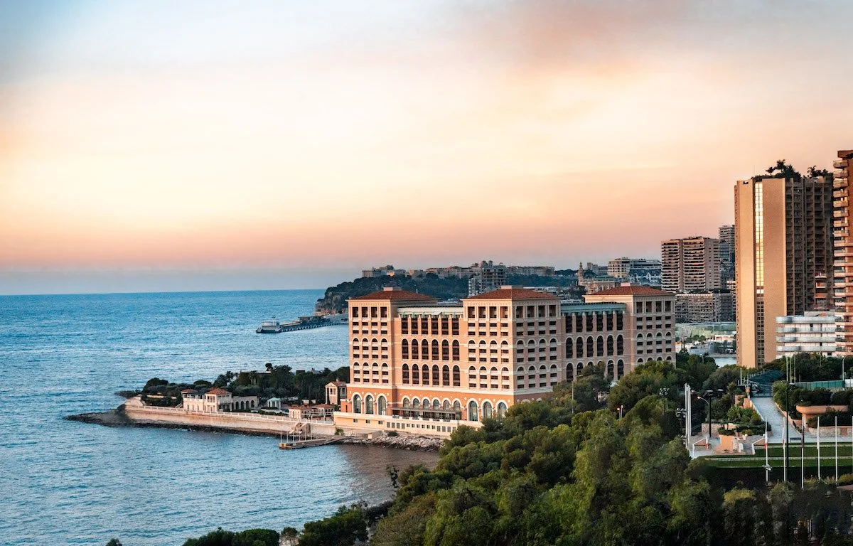 hotel-monte-carlo-bay-monaco-4-etoiles-façade.jpg