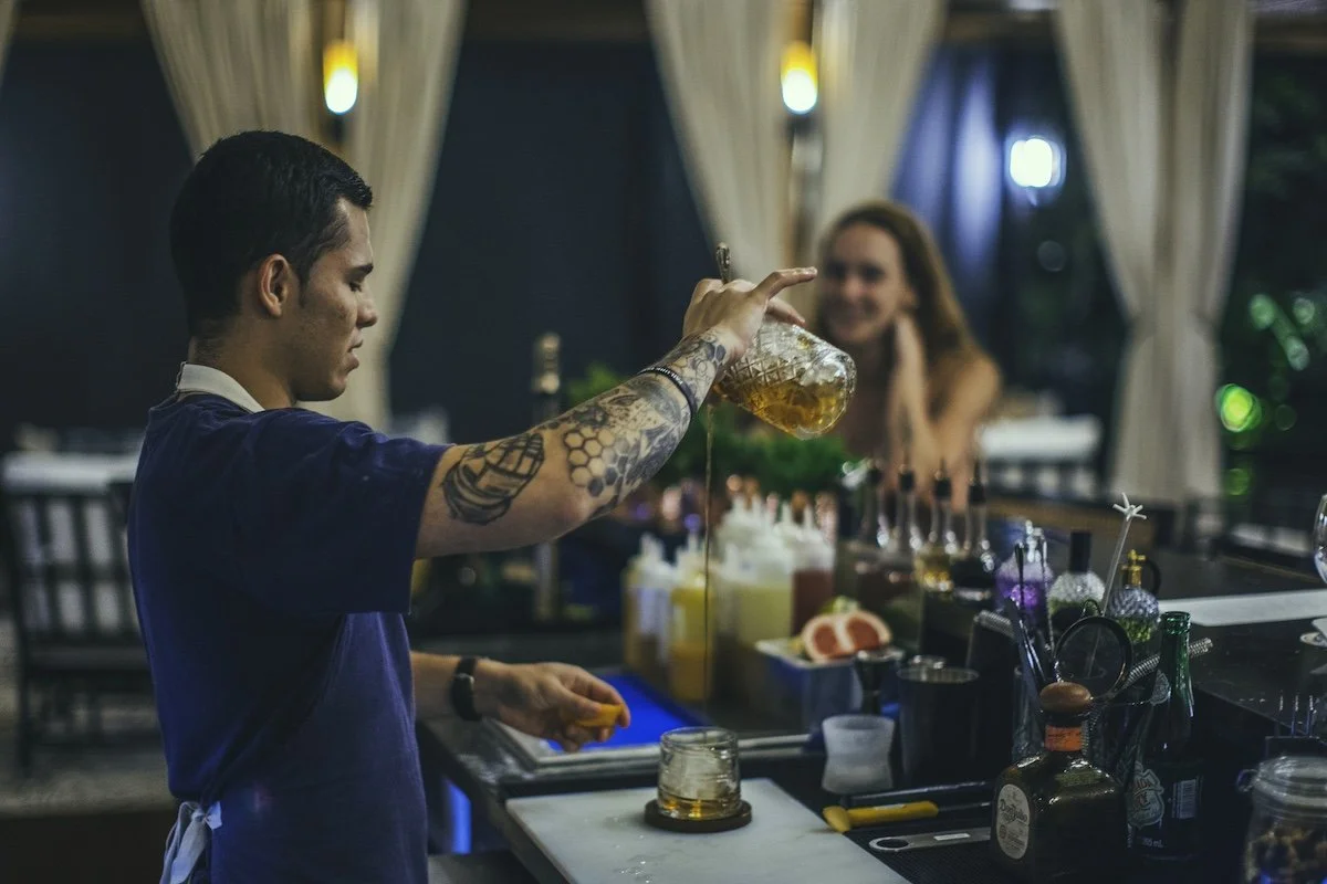 (F&B) Henry's Bar 3.jpg