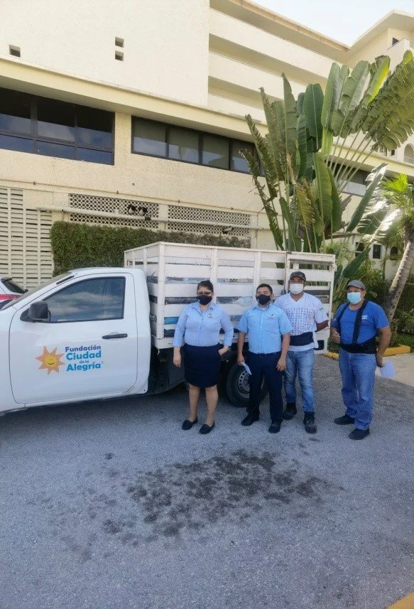 Donación de blancos v uniformes