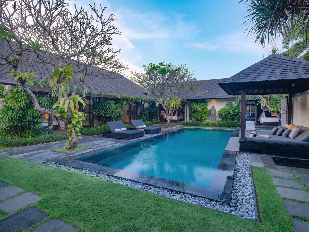 VILLA (1).jpg