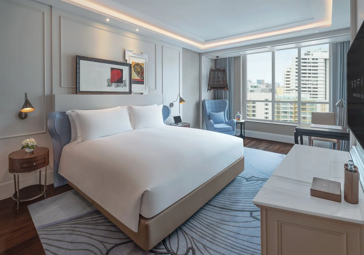 Sofitel Bangkok Sukhumvit_Luxury King - Bedroom 01_Hi-res.jpg