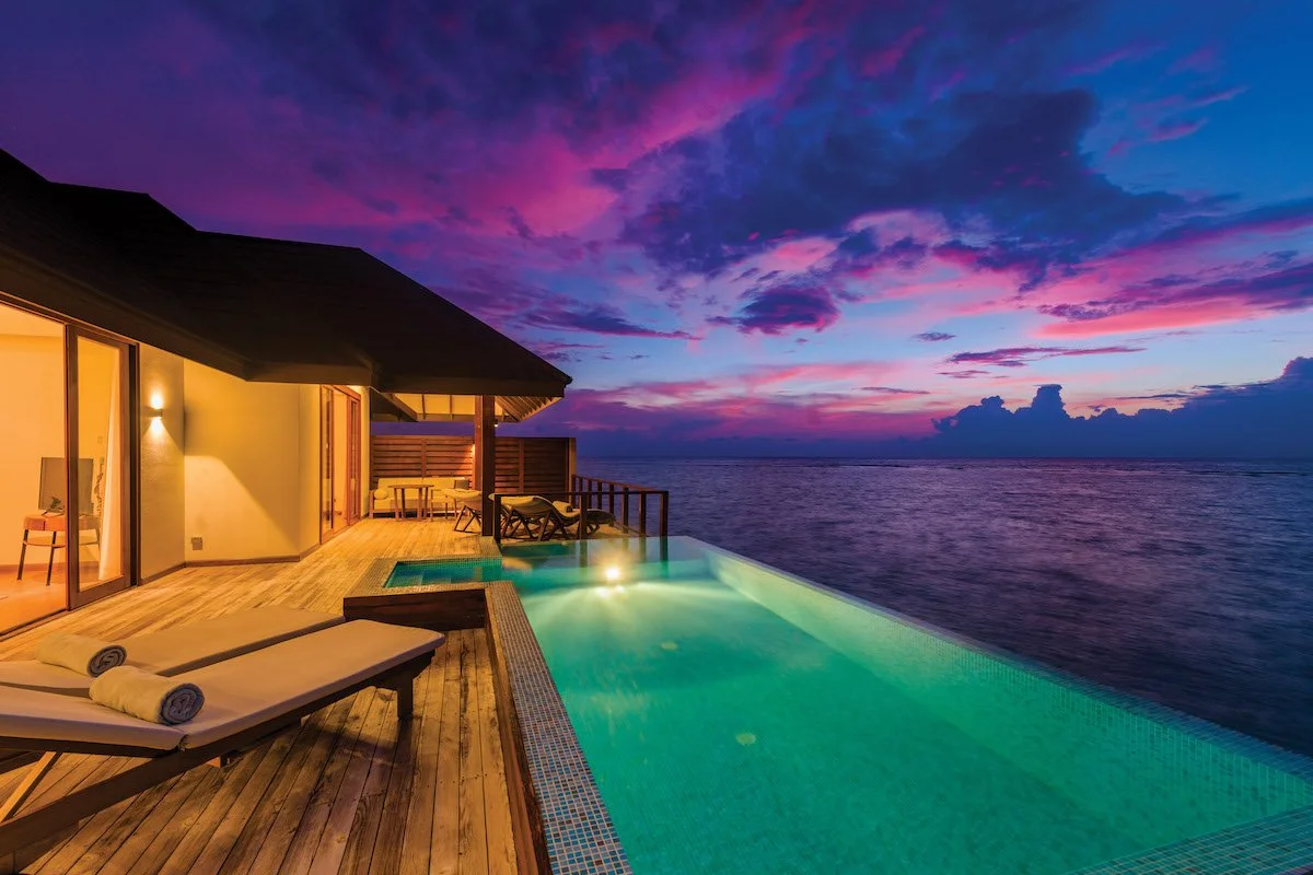 VARU BY ATMOSPHERE - VILLAS - WATER SUITE - SUNSET VIEW.jpg