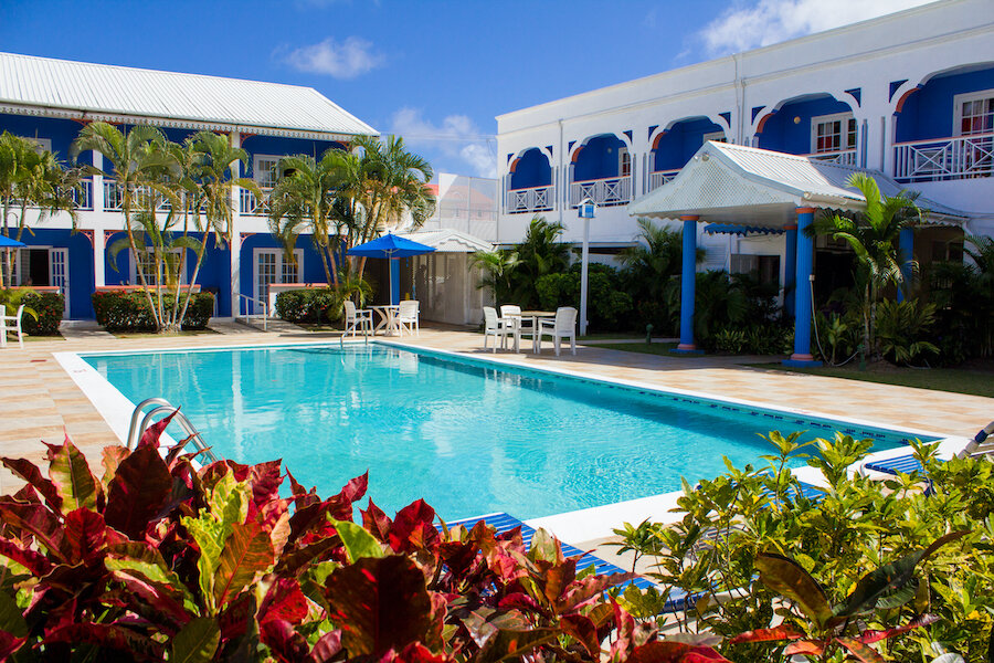 Bay-Gardens-Inn-Exterior-Pool.jpeg
