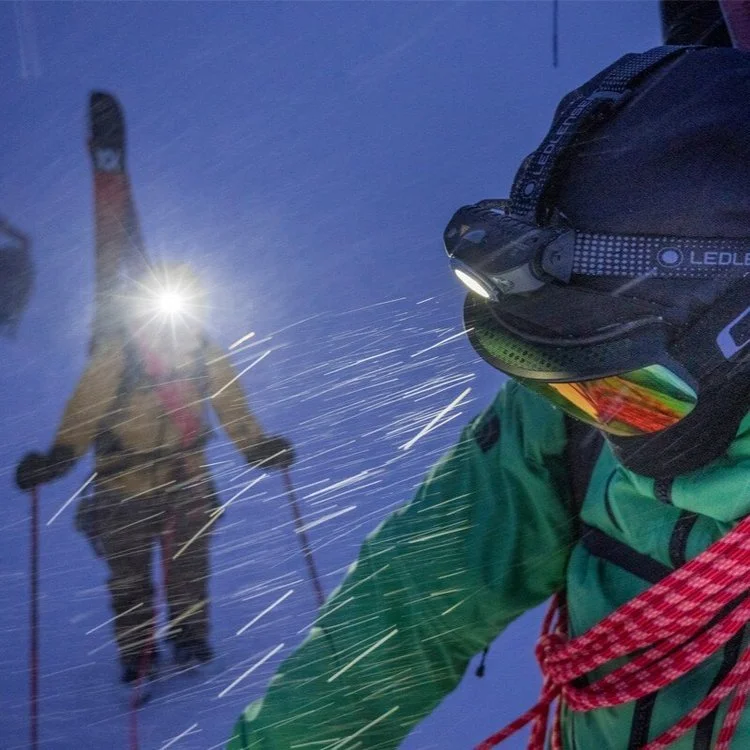 The North Face deliver air permeability to a waterproof membrane. The nano structure of the FUTURELIGHT™ membrane allows air to pass through for better venting and breathability without sacrificing waterproofness and durability.