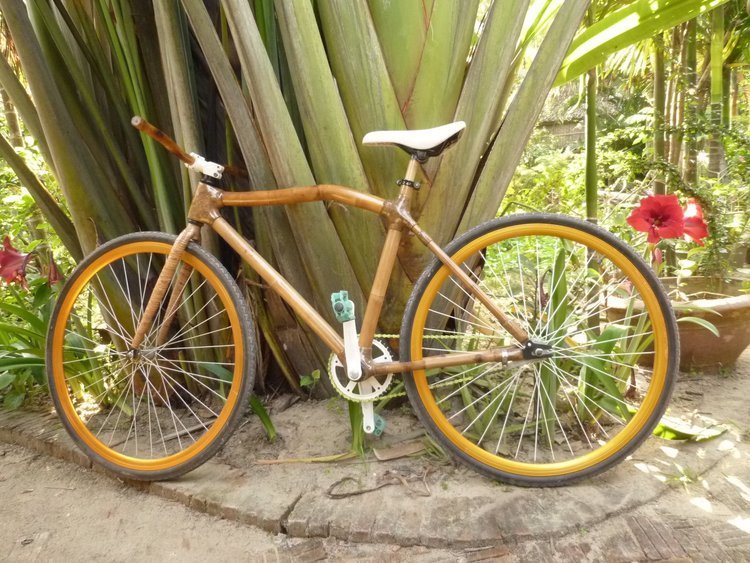 Bamboobee bikes support a greener lifestyle, offer endless customizability, stand out from the crowd, and most of all … building your own custom bamboo bicycle is fun and a learning experience. Bamboobee bikes fuse art and function together in expert