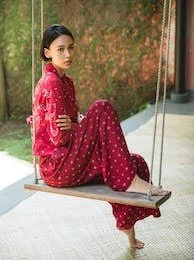 Sejauh Mata Memandang creates fashion and a range of batik items from cotton, linen, Tencel and recycled textiles. They support a range of environmental initiatives including tree conservation.
