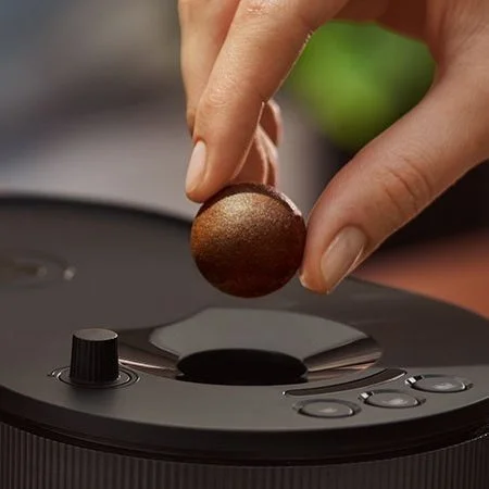 Every year, billions of aluminium and plastic capsules are sold all over the world. CoffeeB is 100% compostable; it does not create any aluminium or plastic waste. A thin protective film consisting entirely of raw materials from natural sources ensur