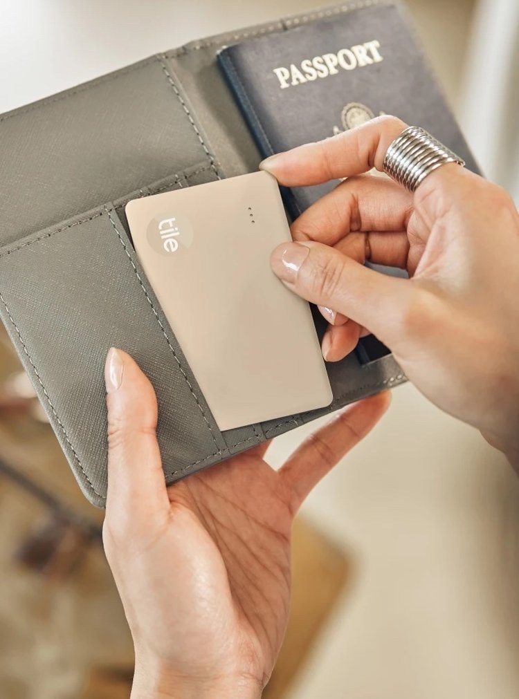 No more last-minute searching for your wallet or passport. The credit card-sized Tile Slim discreetly slides into wallets and luggage tags for easy tracking. Use it with the free Tile App to find your items — whether nearby, or left at the office.