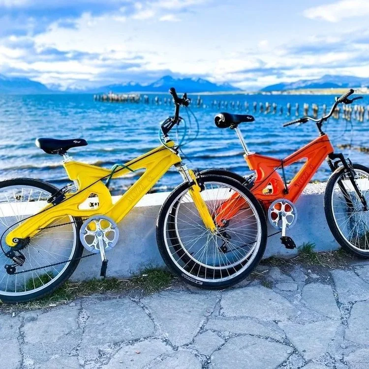 Muzzicycles are built from recycled plastic. To date they have recycled 15,000 tons of polymers through the manufacture of 132,000 bicycle frames. This process has saved 980 tons of oil and reduced greenhouse gas emissions by approximately 6000 tons 