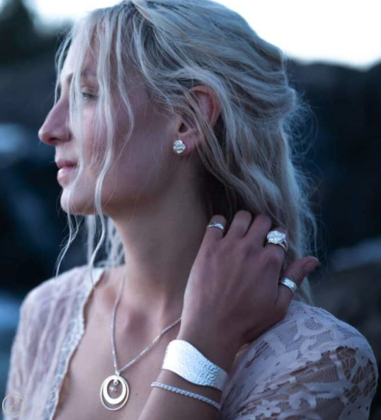 Jonna Jinton lives in a remote rural village in the North of Sweden. With her husband, they design and create their own collection of silver jewellery that embody and echo timeless inner connections.