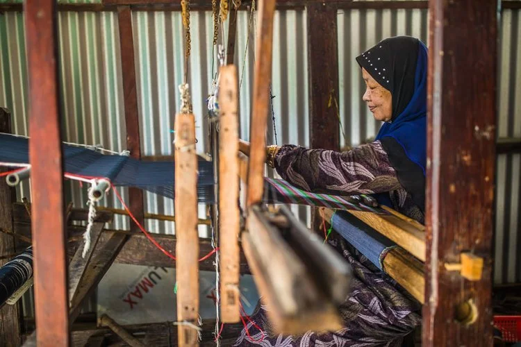 Tribal textiles are uniquely exquisite, hand-stitched craft and a luxury souvenir for travellers.  Vietnam has a rich variety of ethnic groups (especially in the north) that still make a living the same way today as they have done for hundreds of yea