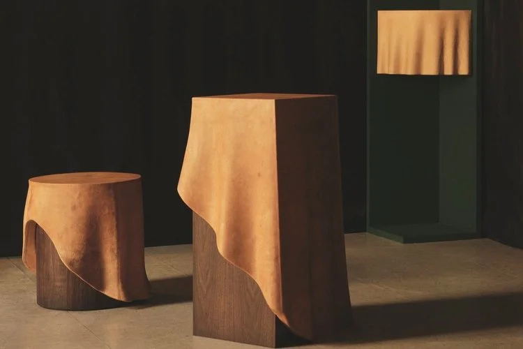 A surrealist exploration of perception and materiality, DUK challenges the boundary between illusion and reality. Enveloped in Reishi™, an innovative biomaterial grown from mycelium, each DUK piece carries nature's unique imprint.