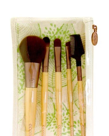 Eco Tools is a range of beauty brushes made from recycled materials and renewable bamboo that are environmentally friendly, chic, high quality and affordable.