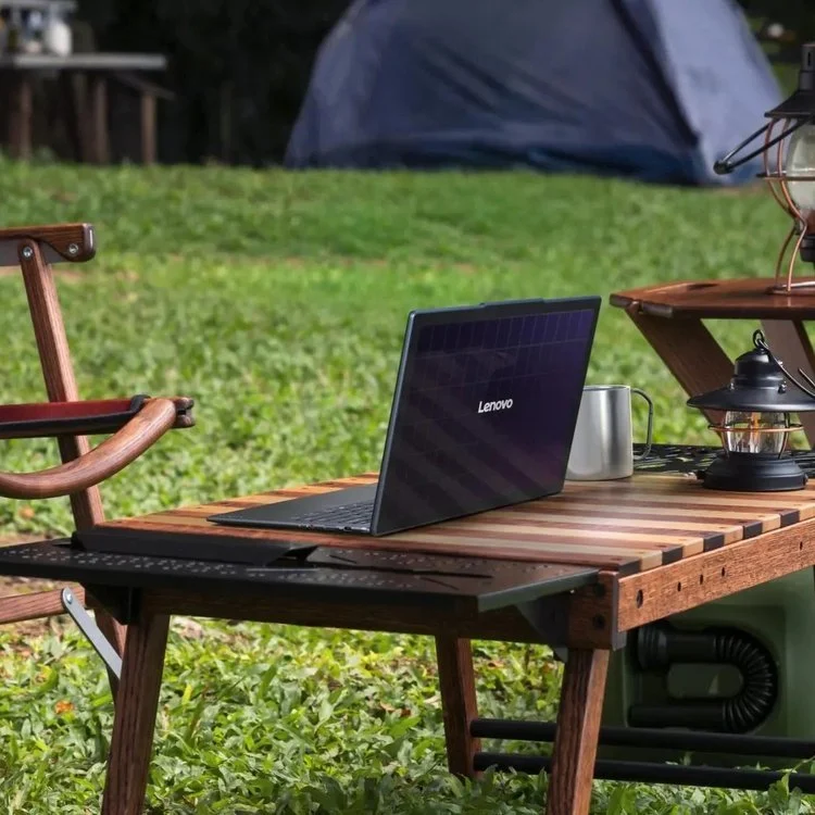 The Yoga Solar PC proof of concept utilizes a breakthrough Dynamic Solar Tracking system that constantly measures the solar panel’s current and voltage, working with the Solar-First Energy system to automatically adjust the charger’s settings to prio